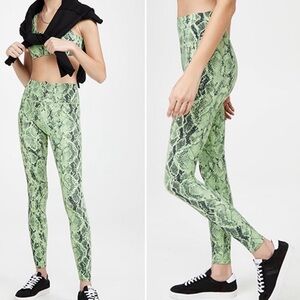 NWOT Alo Yoga hi-waist snakeskin vapor legging C3.